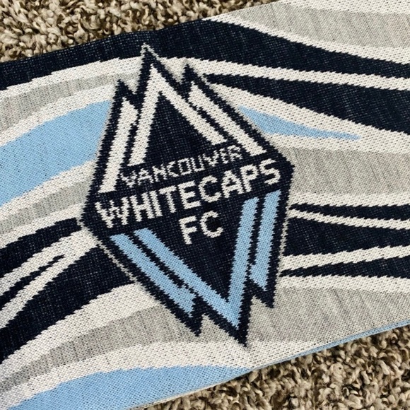New WHITECAPS VANCOUVER SCARF - RETRO (HD KNIT) MLS - Navy & White - Picture 6 of 8